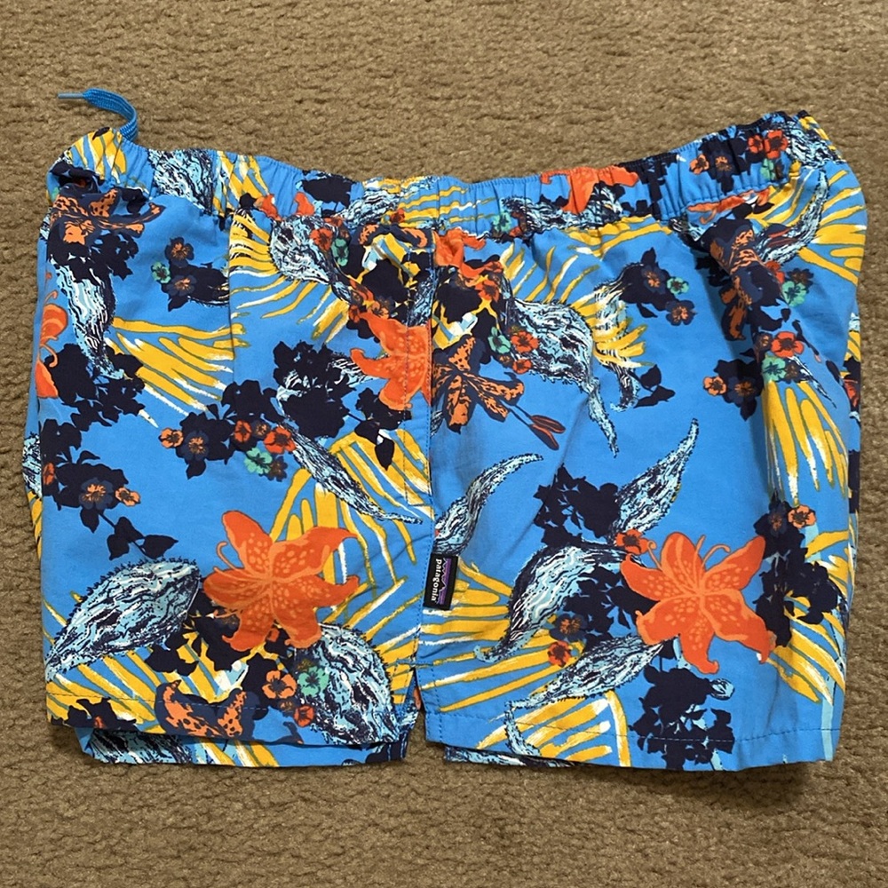 Patagonia Size XL Women's Barely Baggies Shorts Blue
Flower Nylon 2.5" - Picture 4 of 5